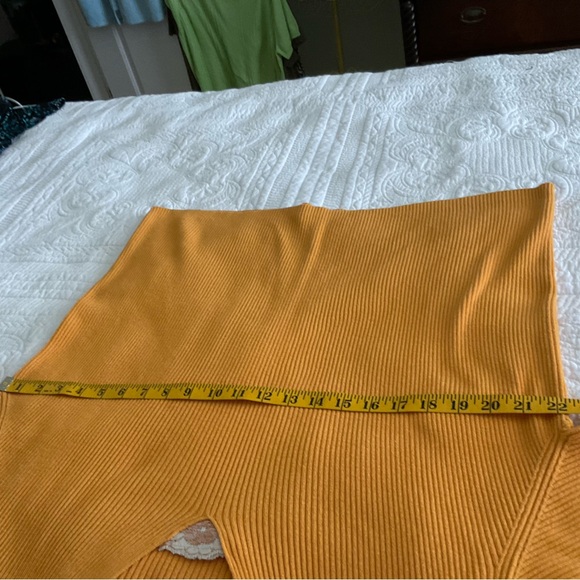 AVENUE, KNITTED ORANGE/ YELLOW SWEATER, SIZE 22/24 - Picture 5 of 9